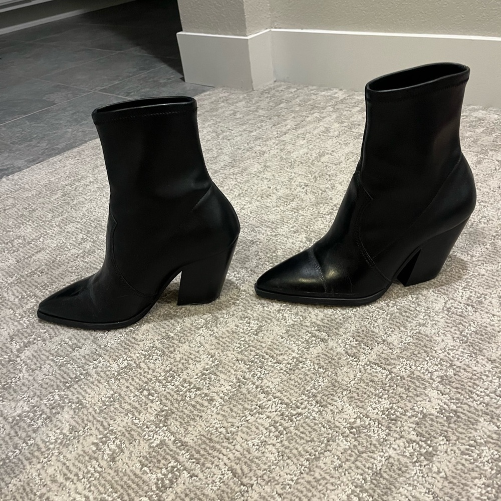 Elegant Black Ankle Boots